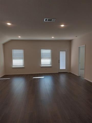 Building Photo - 2810 Peony Dr