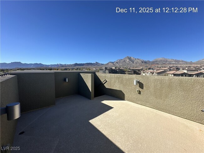 Building Photo - 177 Petaluma Valley Dr