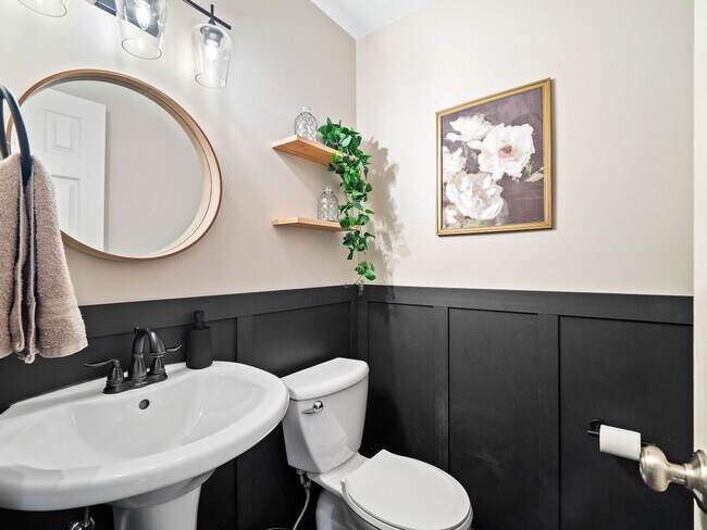 Building Photo - 32071 Lake Rd