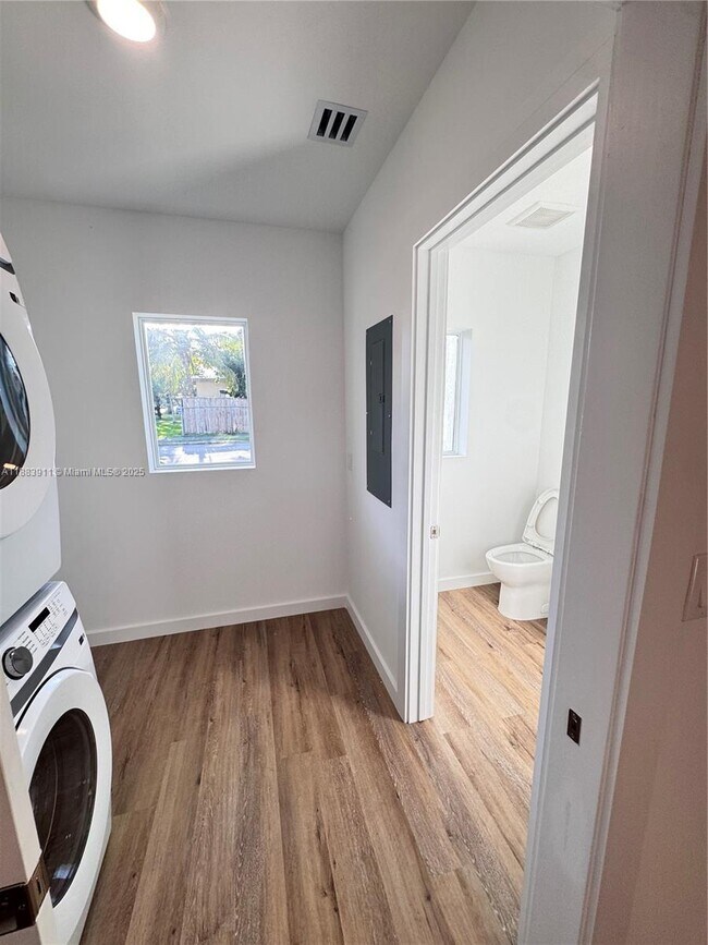 Building Photo - 18395 SW 103rd Ct