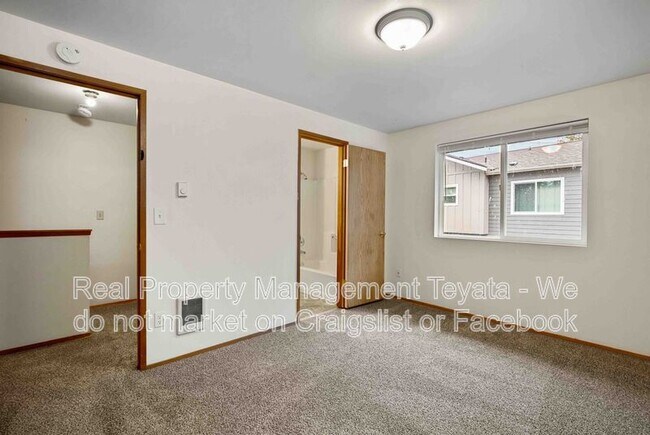 Building Photo - 2421 Bickford Ave