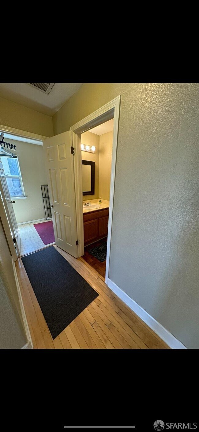 Building Photo - 4009 Pillsbury Ct
