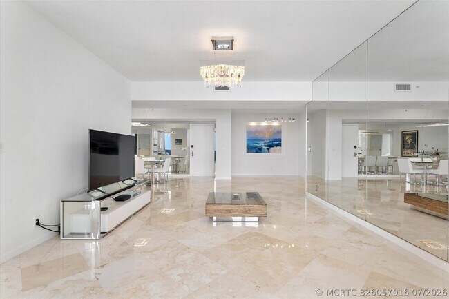 Building Photo - 3200 N Ocean Blvd