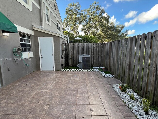 Building Photo - 5150 Lake Loop Rd