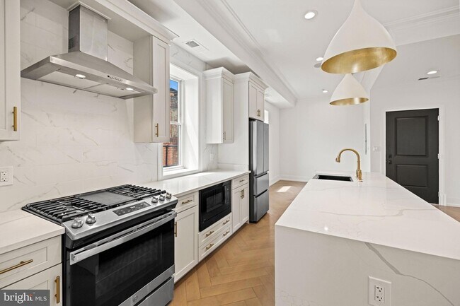 Building Photo - 1709 21st St NW