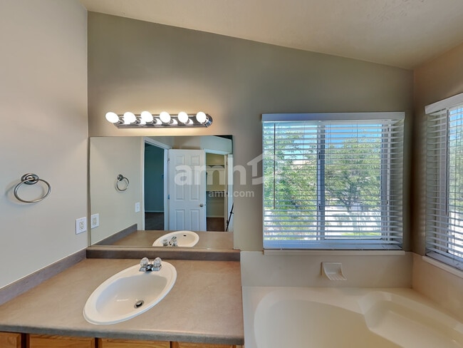 Building Photo - 3630 New Land Loop