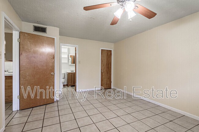 Building Photo - 120 McAdams Ln