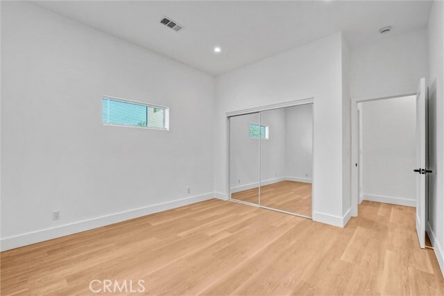 Building Photo - 18223 Chatsworth St