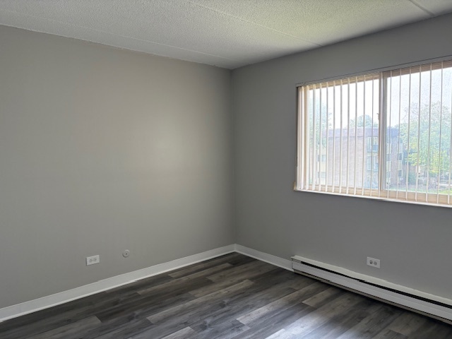 Building Photo - 240 Springhill Dr