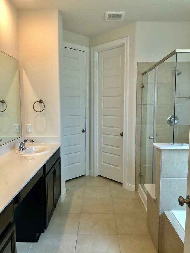 Building Photo - 12034 Dunsmore Gln Xing
