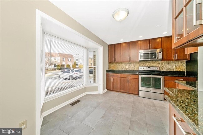 Building Photo - 106 Lamont Ln