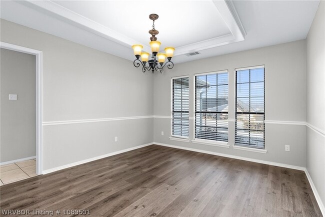 Building Photo - 8808 Skypark Dr