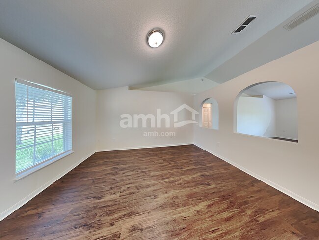 Building Photo - 1812 Roper Rd