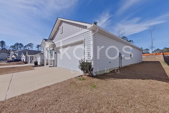 Building Photo - 2537 Provence Dr SE