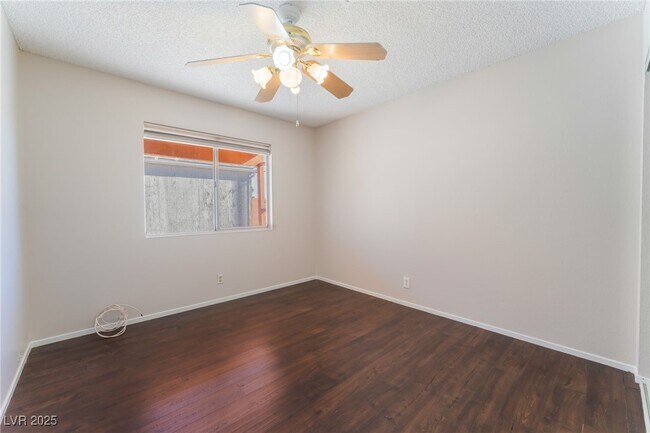 Building Photo - 5453 Requa Ave