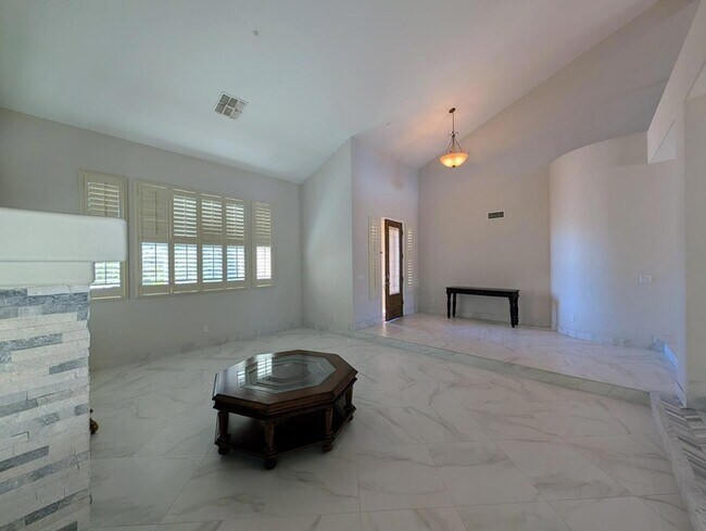 Building Photo - 27321 N Gidiyup Trail