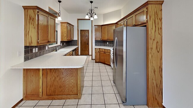 Building Photo - 3 Bedroom with Office in Edmond