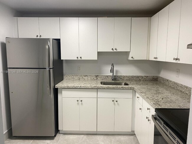 Building Photo - 5112 NW 79th Ave