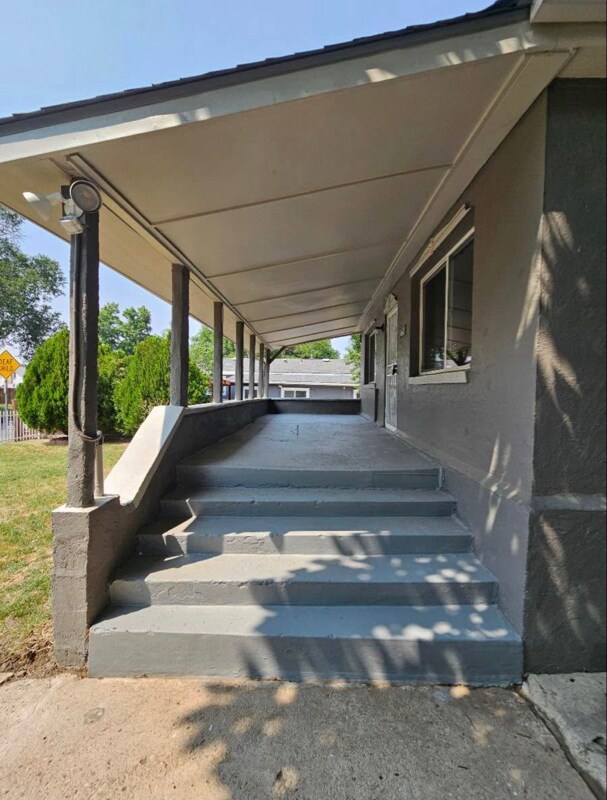 Building Photo - 668 S Lowell Blvd