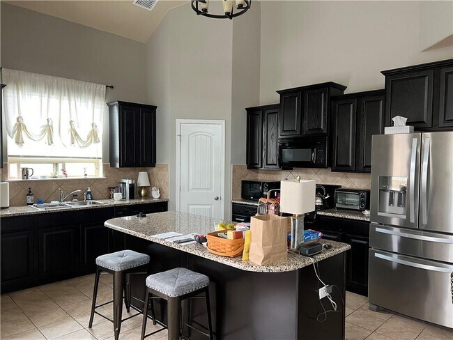 Building Photo - 1529 Hamiltons Wy