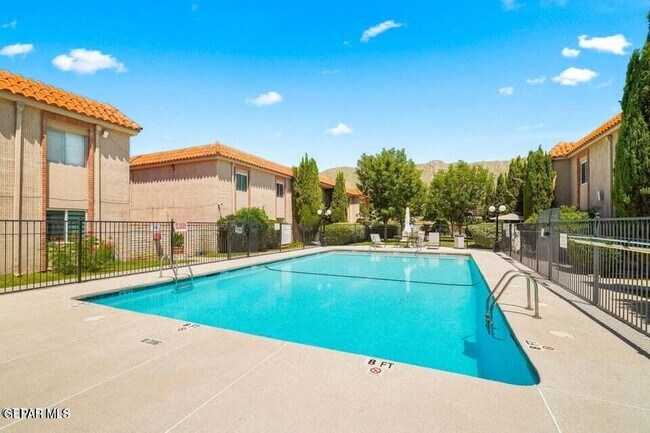 Building Photo - 252 Shadow Mountain Dr