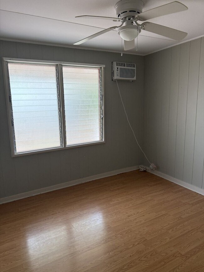 Building Photo - 2 bed 1 bath, 1 studio for $4,100.00/mo with beautiful view of Diamond Head. DONT MISS OUT!