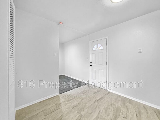 Building Photo - 6607 E 110 Terrace