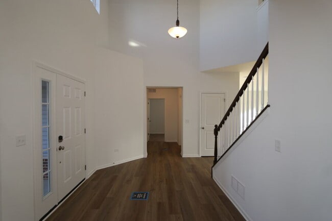 Building Photo - 608 Henry Ln