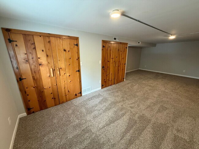 Building Photo - Beautiful Four Bedroom Home in South Salem with Large Backyard and New Paver Patio!