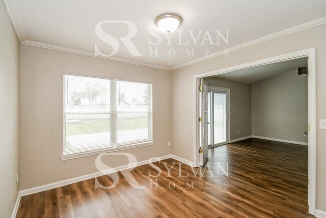 Building Photo - Experience the Lifestyle awaiting you!