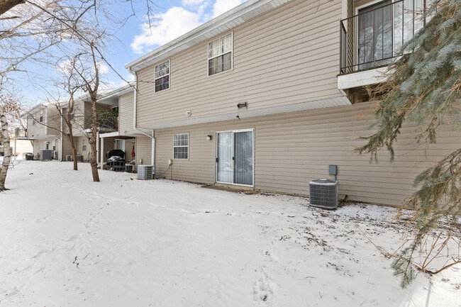 Building Photo - 46 Gant Cir