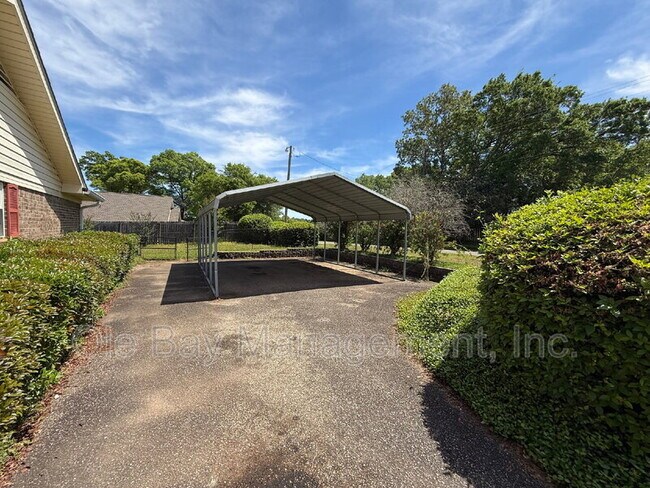 Building Photo - 1041 Choctaw Bluff Rd