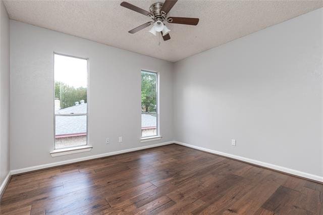 Building Photo - 2225 Park Hill Dr