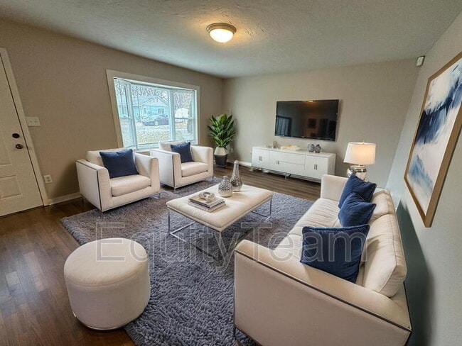 Building Photo - 2498 Schon Dr