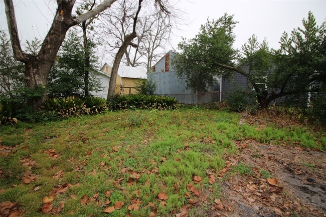 Building Photo - 418 3rd St