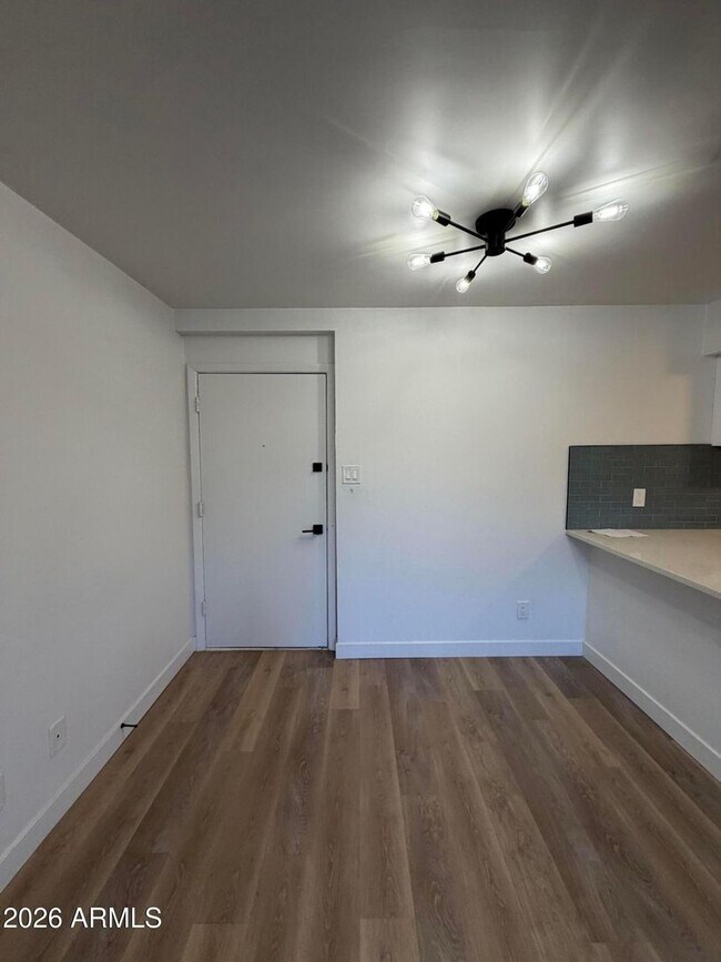 Building Photo - Remodeled 1 Bedroom 1 Bath Central Phoenix Apartment with Private Backyard