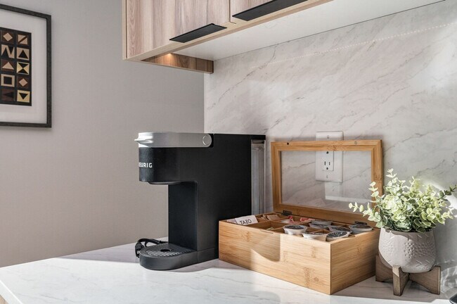 Building Photo - 4205 Evanston Ave N