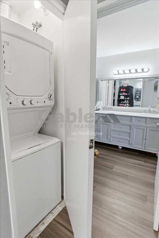 Building Photo - 23845 Del Monte Dr.