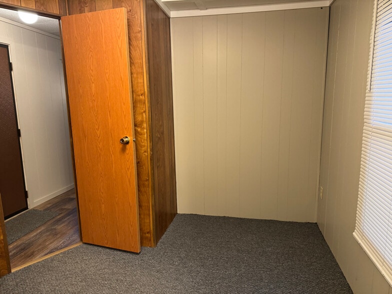 Building Photo - 655 Holbert Rd