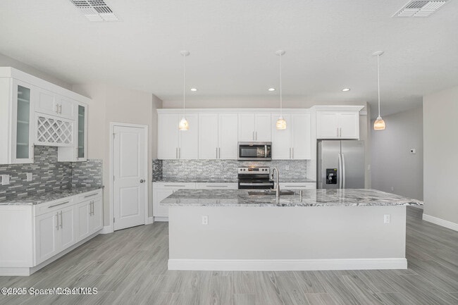 Building Photo - 2281 Ramsdale Dr SE