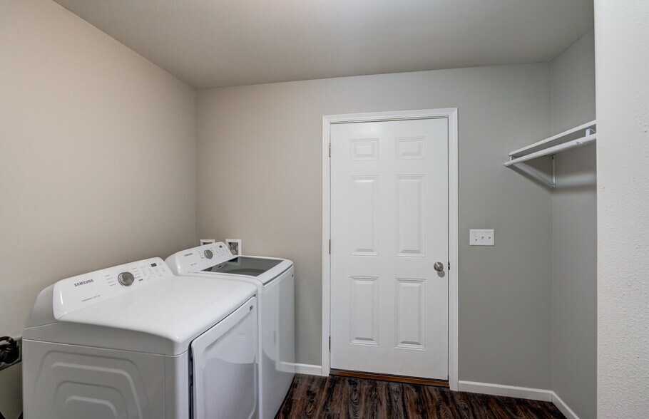 Utility room - 836 Thompson Drive