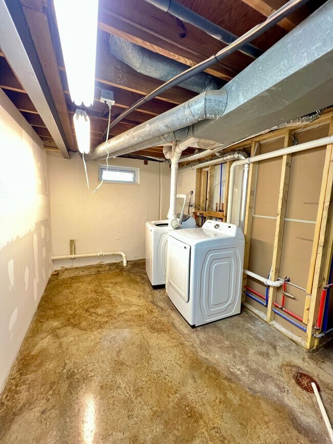 Building Photo - 1515 Mautenne Dr