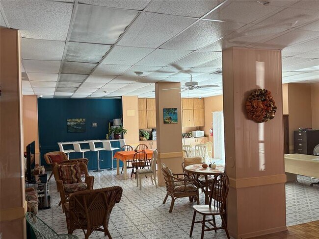 Building Photo - 3201 NE 14th Street Causeway