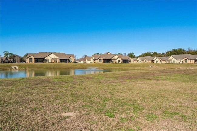 Building Photo - 1203 Holmes Ave