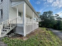Building Photo - 6 Laurel Hill Ln