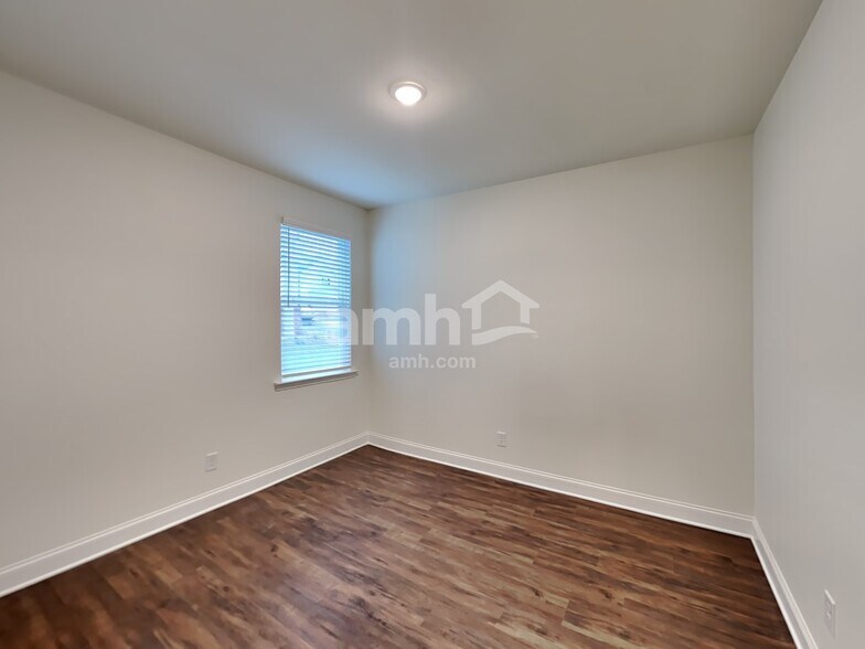 Building Photo - 505 Smt Vw Ln