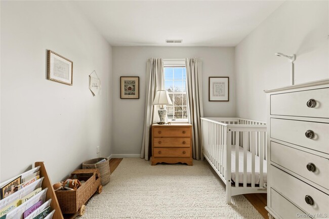 Building Photo - 357 Midland Ave