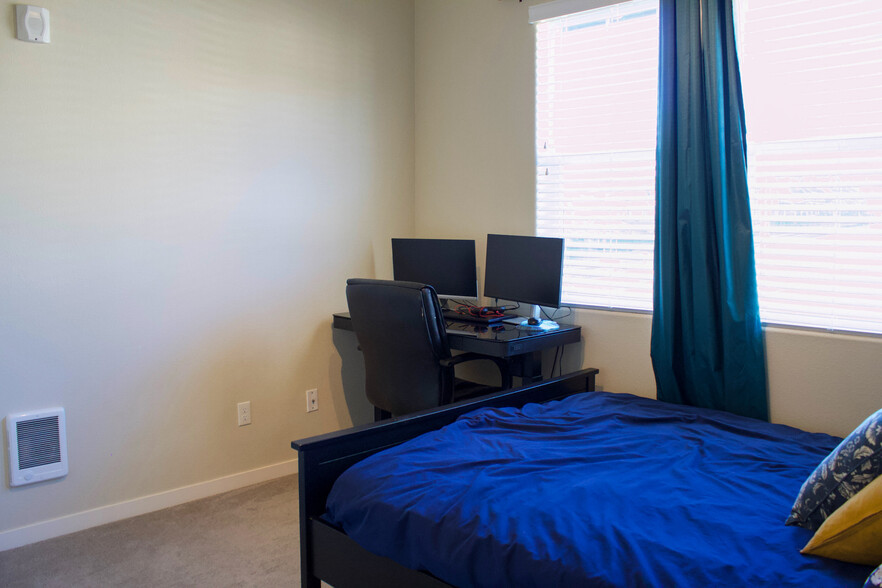 Bedroom - 17182 SW Appledale Rd