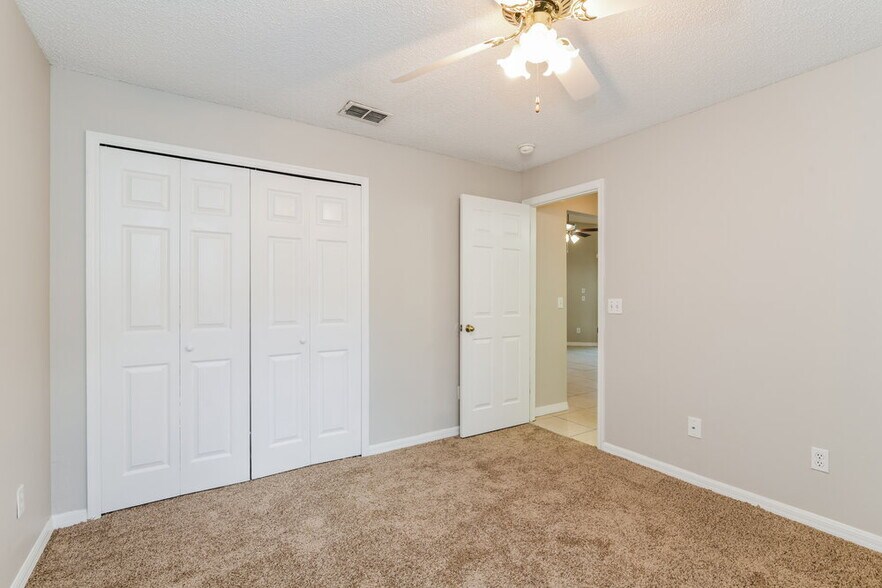 Building Photo - 17113 Woodcrest Way