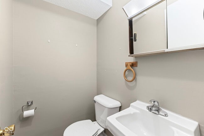 Building Photo - 420 S East St